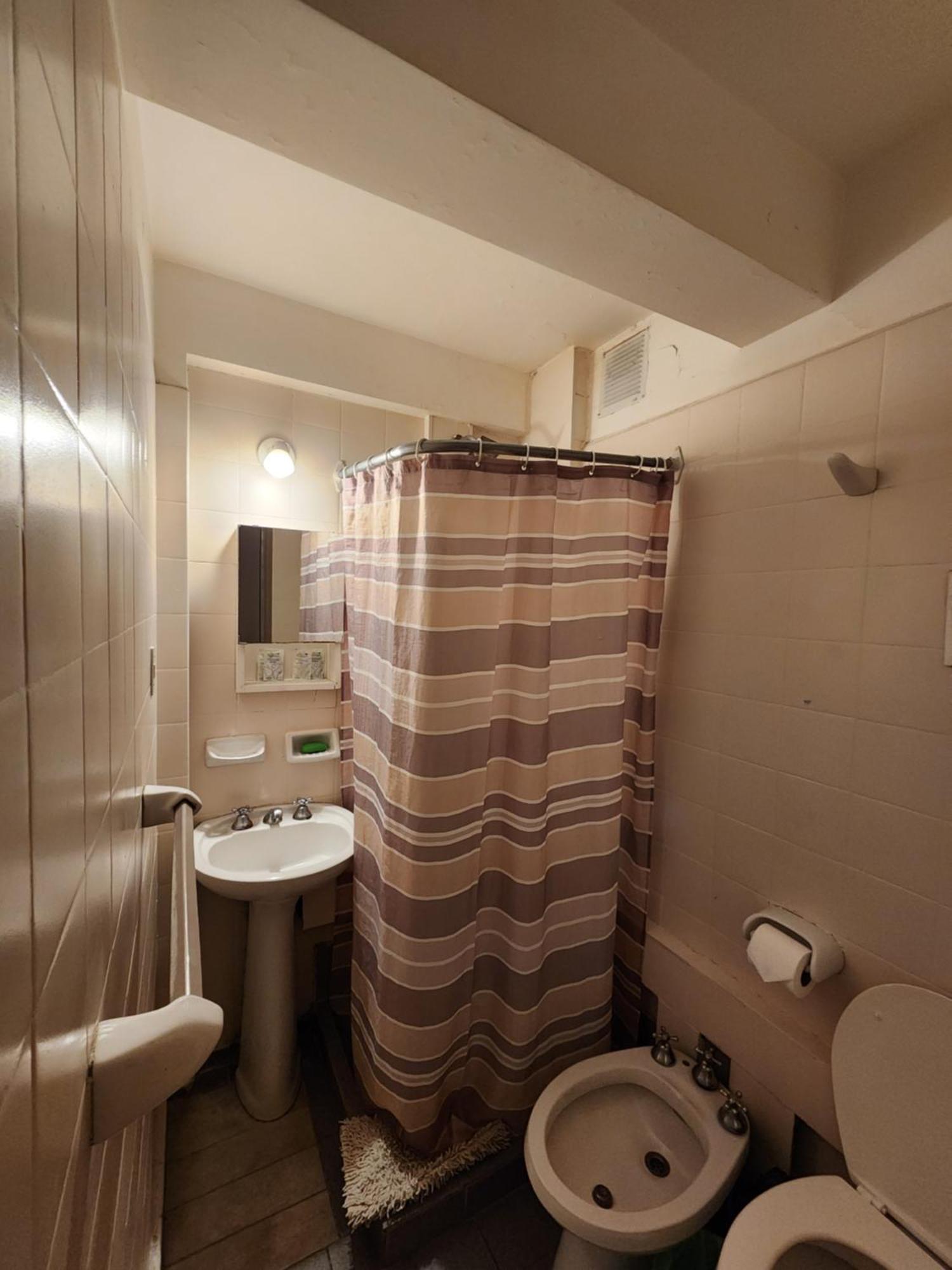 Hotel Juan B Justo Mendoza Luaran gambar