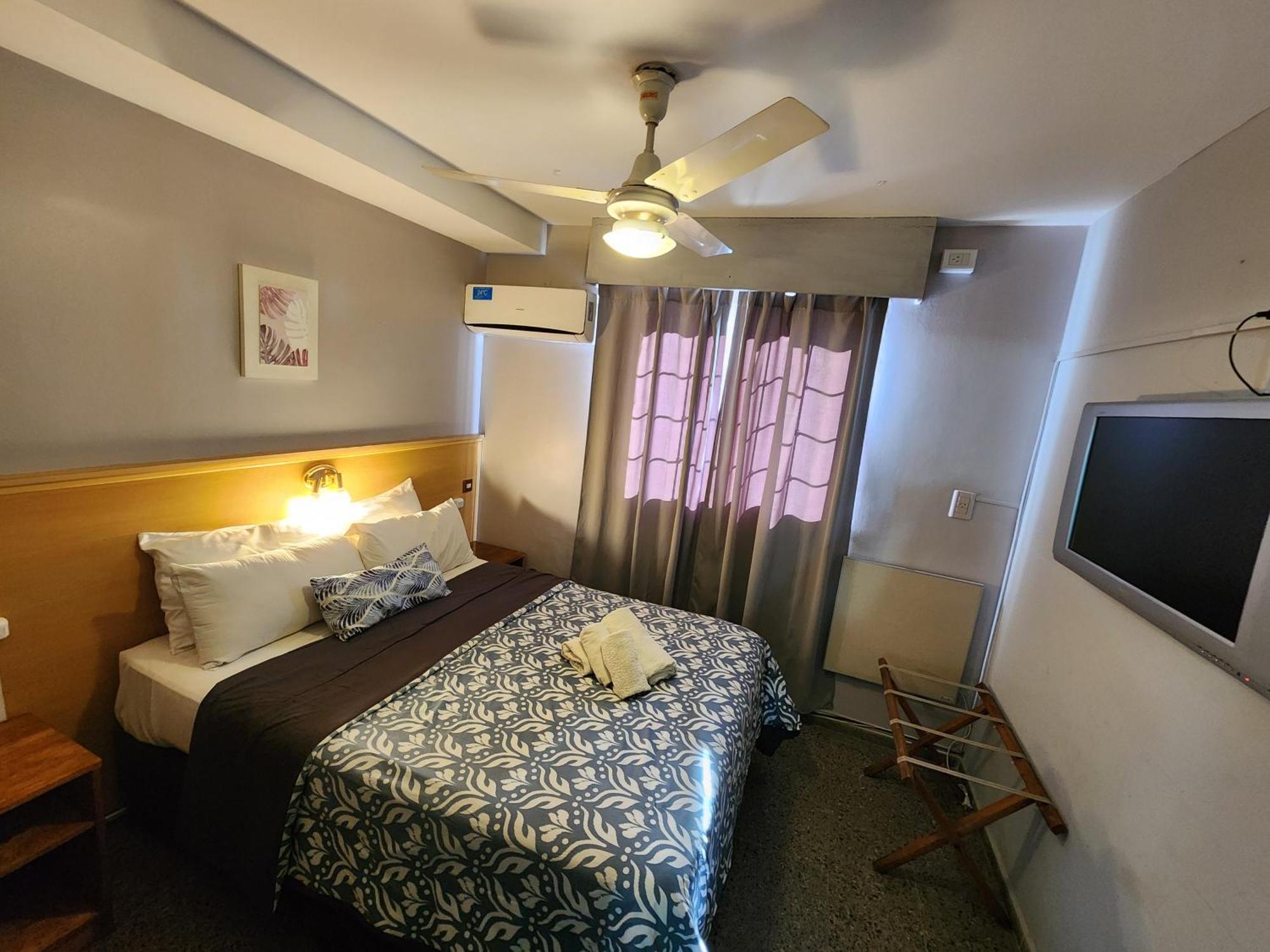 Hotel Juan B Justo Mendoza Luaran gambar