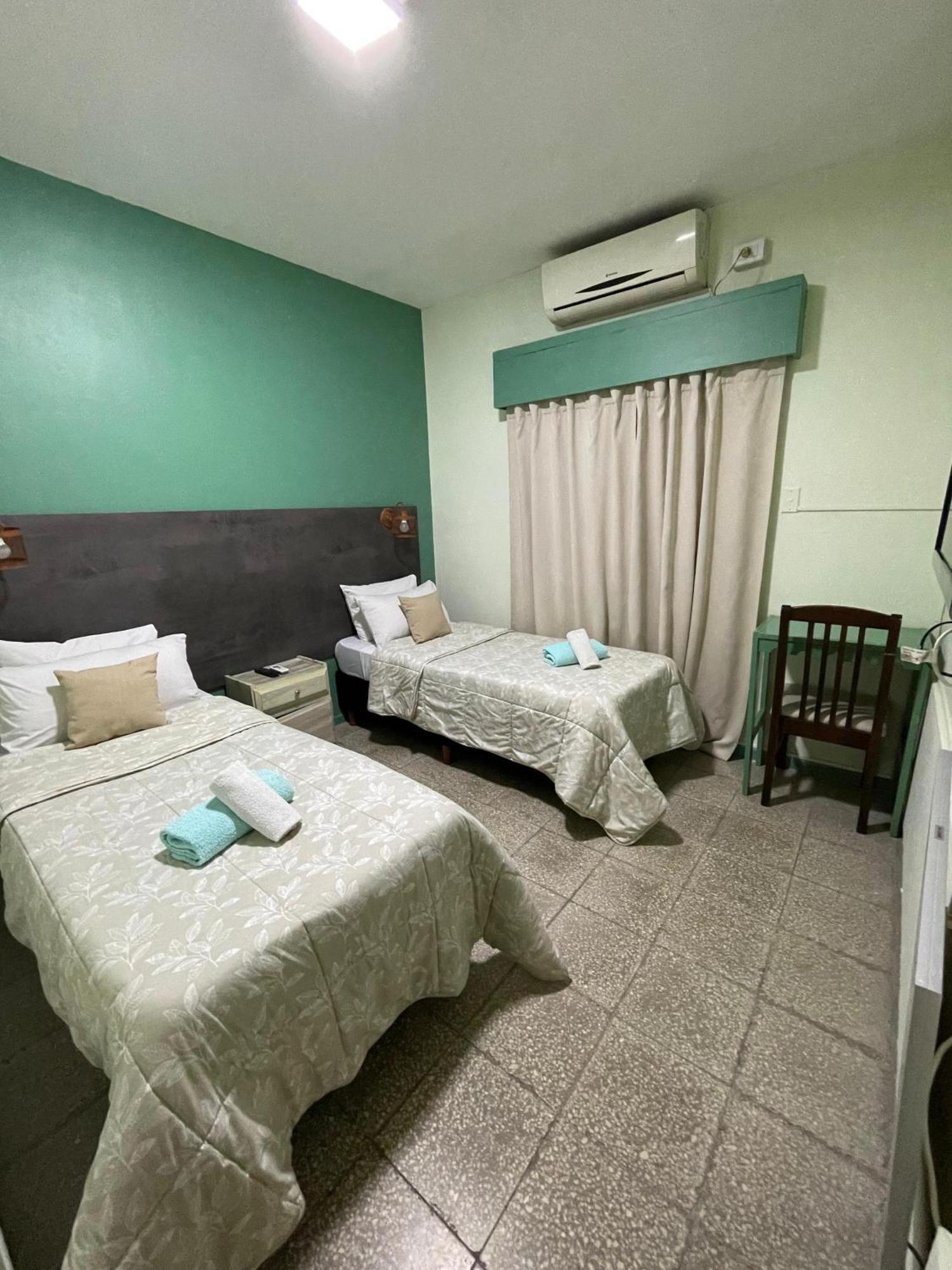 Hotel Juan B Justo Mendoza Luaran gambar